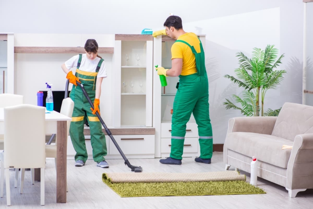 benefits of hiring a cleaning crew when you sell your home