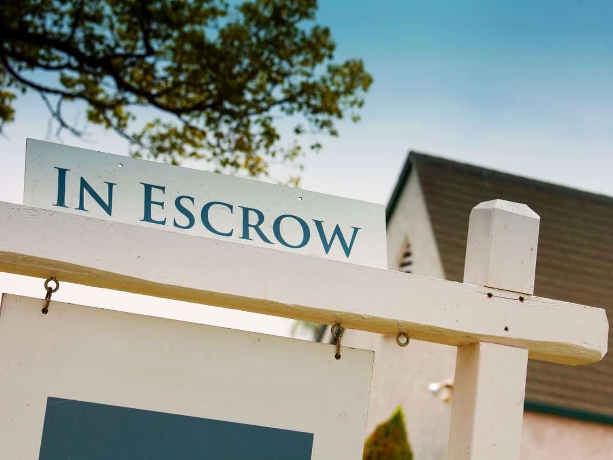 how does escrow work